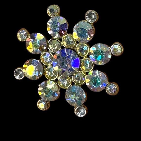 AB Coated Glass Faceted Stones Brooch Pin with a Vintage Flair - Picture 4 of 7
